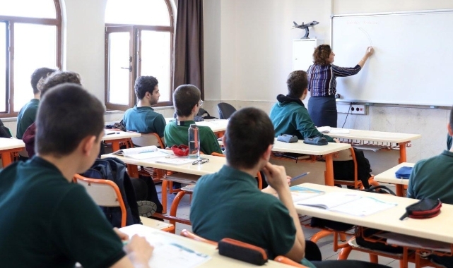 MEB'den özel okul kıyafetleriyle ilgili yeni karar!