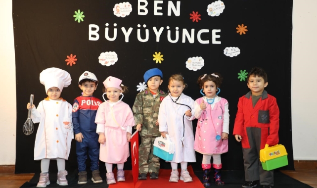 Minikler hayallerindeki mesleklerin kıyafetlerini giydi