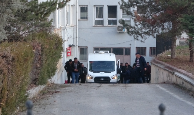 Misafirliğe geldi evdeki yaşlı kadını öldürdü!
