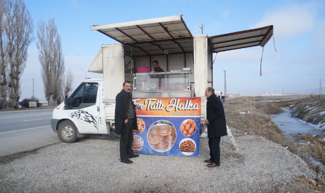 Muş Ovası'nda yolculuk edenlere tatlı bir mola