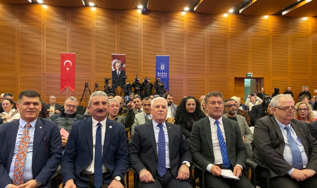 Mustafa Bozbey: "Bursa'nın havasında maskeyle gezmeliyiz"