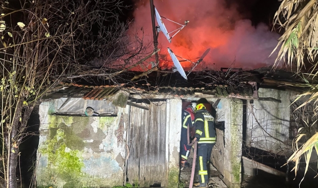 Nazilli'de alevlere teslim olan ev küle döndü