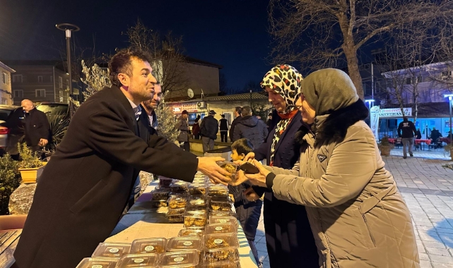 Nilüfer Belediyesi’nden vatandaşlara kandil simidi ikramı