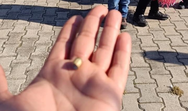 Öğrencilerin bulunduğu okul bahçesine yorgun mermi düştü