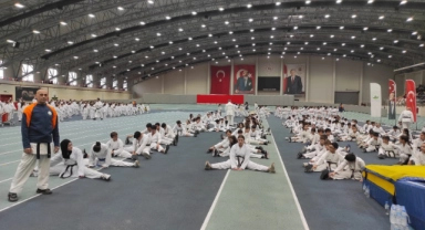 Osmangazi Belediye Spor Kulübünde karate eğitim semineri