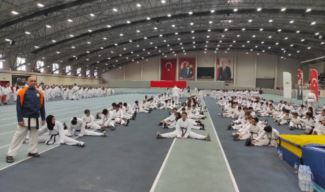 Osmangazi Belediye Spor Kulübünde karate eğitim semineri