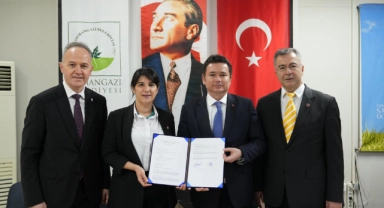 Osmangazi'de sahiplenilen köpeklerin ilk aşısı ve muayenesi belediyeden