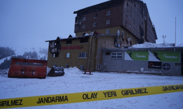 Otel faciasında gözaltına alınan 11 kişinin emniyetteki işlemleri sürüyor