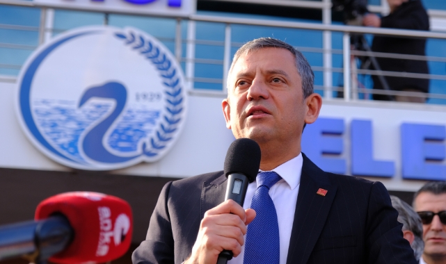 Özgür Özel: Milletin gözüne değil, bakanın sözüne bakıyorsunuz