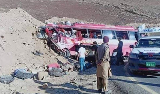 Pakistan’ın Pencap eyaletinde yolcu otobüsü devrildi: 6 ölü, 26 yaralı