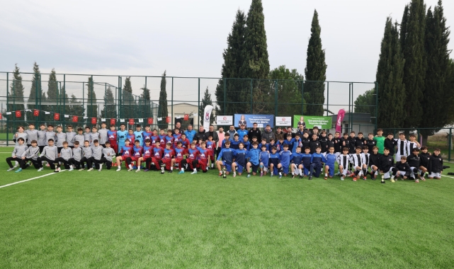 Şehzadeler Belediyesi U13 Cup'ta şampiyon Manisaspor