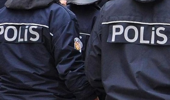 Siirt'te kayyum protestolarında 2 polis yaralandı