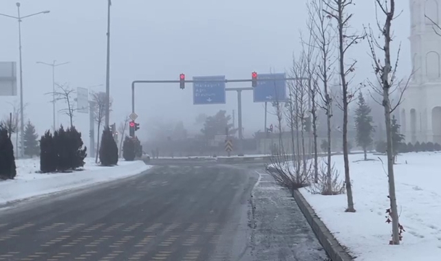 Sis ilçeyi kapladı