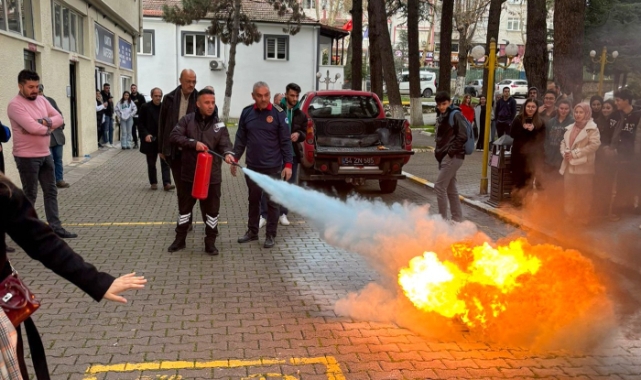 SUBÜ personel ve öğrencilerine yangın eğitimi verildi