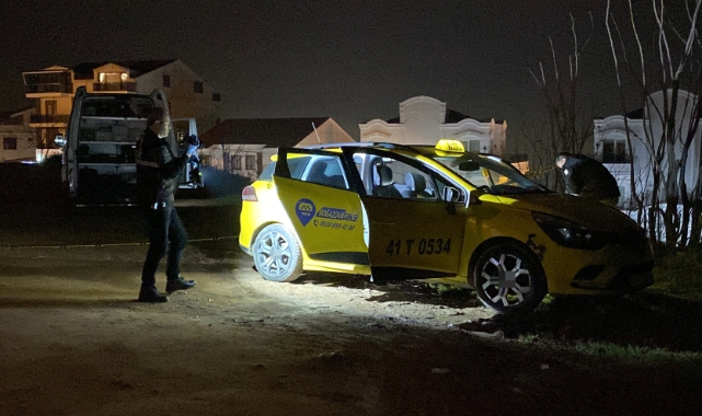 Taksici yol kenarında boğazı kesilmiş halde bulundu