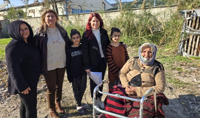 Tarsus Belediyesi, kadınların taleplerini evlerinde dinliyor