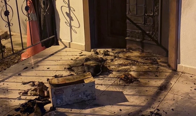 Tarsus’ta muhtarlık binasına yanıcı madde ile saldırı!