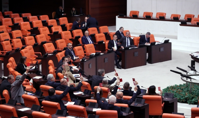TBMM'de, CHP grubundan 'kırmızı kartlı' tepki!