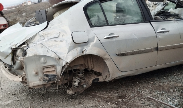 Tokat'ta duvara çarpan otomobilin sürücüsü hayatını kaybetti