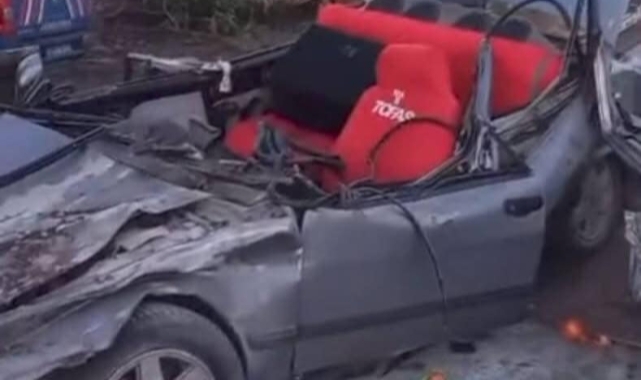 Trabzon'da feci kaza! Önündeki kamyona çarptı