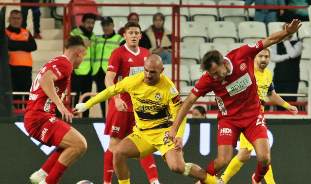 Trendyol Süper Lig: Antalyaspor: 1 - Eyüpspor: 4