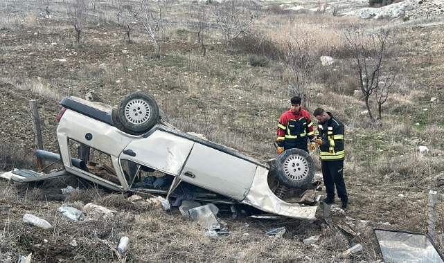 Uşak'ta otomobil takla attı, sürücü ağır yaralandı