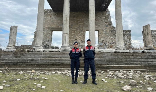 Yabancı turistlere Jandarmadan doğa sevgisi