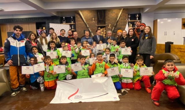 Yakutiye’de “Kar Tanesi” projesiyle öğrenciler kayak sporuyla buluşuyor