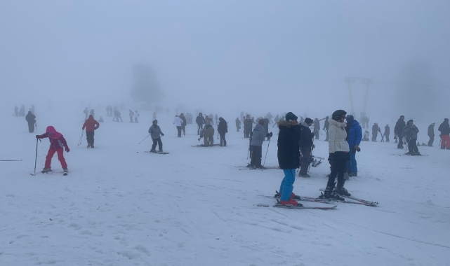 Yerli ve yabancı turistler Uludağ’a akın etti