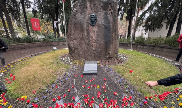 Zübeyde Hanım vefatının 102. yıl dönümünde mezarı başında anıldı