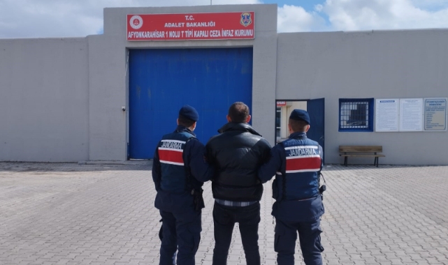 Afyonkarahisar’da hapis cezasıyla aranan şahıs yakalandı