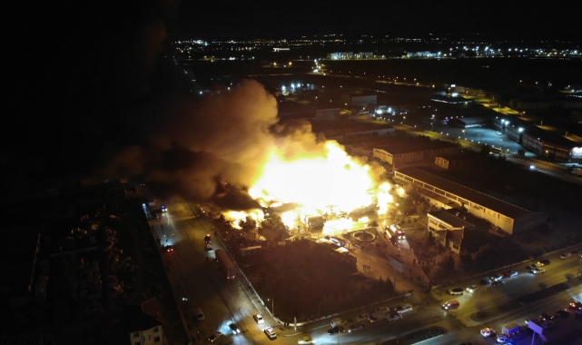 Afyonkarahisar'daki fabrika yangını havadan görüntülendi