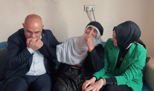 Ağrı Valisi Koç, 98 yaşındaki Suti nineyi ziyaret etti!