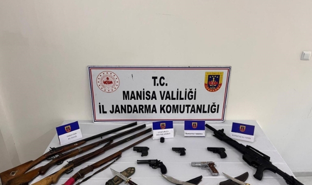 Akhisar'da silah kaçakçılığı operasyonu