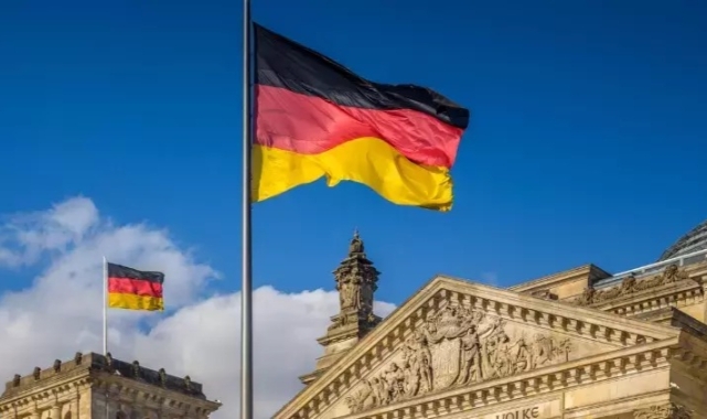 Almanya'da CDU/CSU sandıktan zaferle çıktı