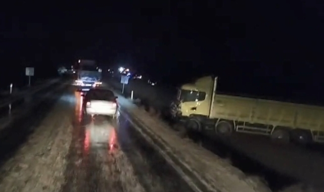 Ankara’da 4 tır ve 1 otomobilin karıştığı zincirleme kaza!