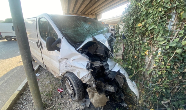 Antalya'da iki araç çarpıştı: 1 ağır yaralı