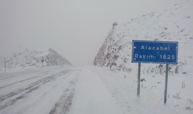 Antalya - Konya karayolunda kar yağışı