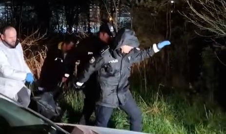 Arnavutköy’de boş alanda erkek cesedi bulundu!