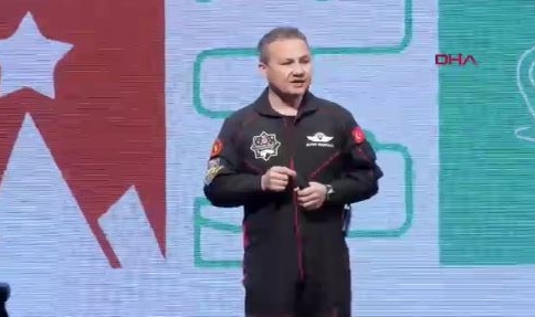 Astronot Gezeravcı: Bilim insanları uzayda yabancı varlıkların olabileceğini öngörüyor
