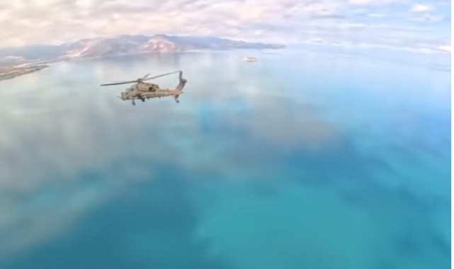 'Atak' helikopterleri Van Gölü manzarasını kaydetti