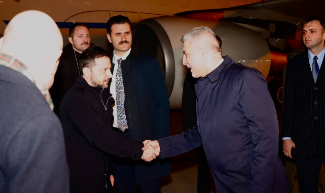 Bakan Bolat Ankara'da Zelenskiy’i karşıladı