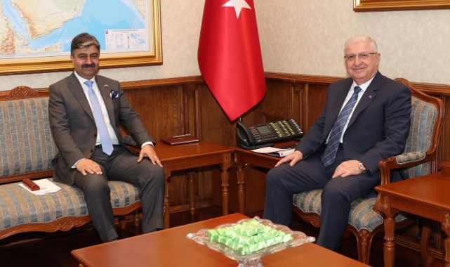 Bakan Güler Pakistan Savunma Bakan Yardımcısı ile görüştü