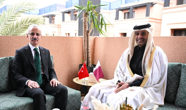 Bakan Uraloğlu Katar Ulaştırma Bakanı Al Thani ile görüştü