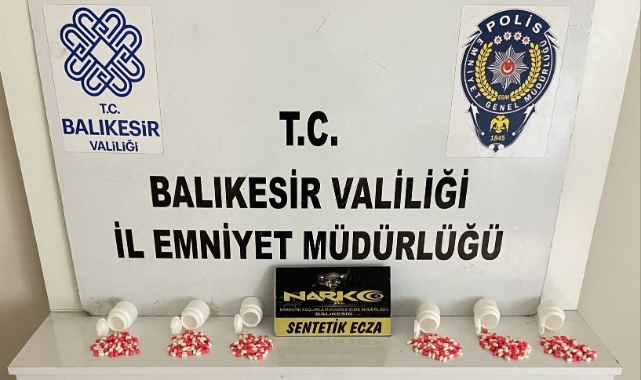 Balıkesir’de bin adet sentetik hap yakalandı