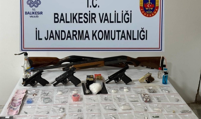 Balıkesir'deki uyuşturucu ticareti operasyonunda 5 şüpheli gözaltına alındı