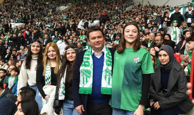 Başkan Aydın, Bursaspor maçını öğrencilerle izledi