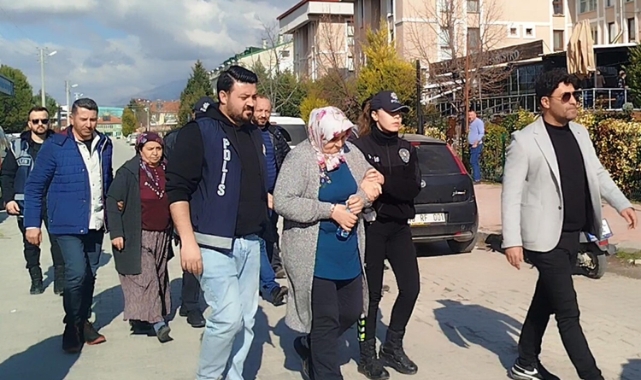 Bilezikleri için komşusunu öldürüp çuvala koydu!