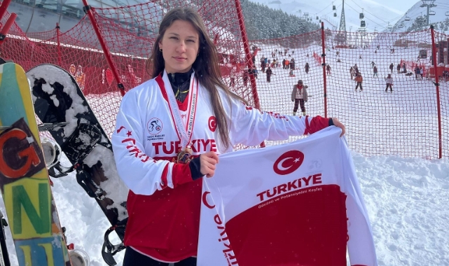 Bir ay önce başladığı sporda Türkiye şampiyonu oldu