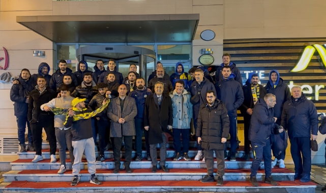 Bitlis'te Fenerbahçe Voleybol Takımına coşkulu karşılama